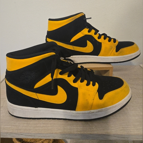 Nike Other - Nike Jordan 1 Retro GS Air Athletic Shoes Black Yellow 554725-071 Mens Size 9.5